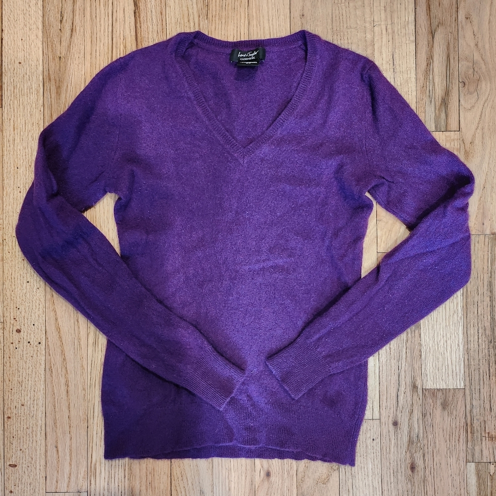 Lord & Taylor 100% cashmere sweater💜🍇